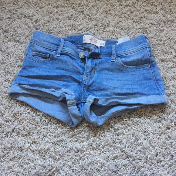Hollister Pants - Hollister, Low Rise, Light Wash Jean Shorts Hollister Pants - Hollister, Low Rise, Light Wash Jean Shorts